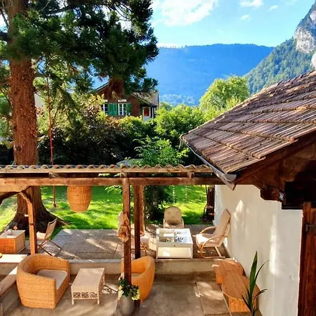 Peaks View Chalet Bed & Breakfast