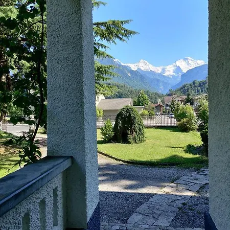 Peaks View Chalet Bed & Breakfast *